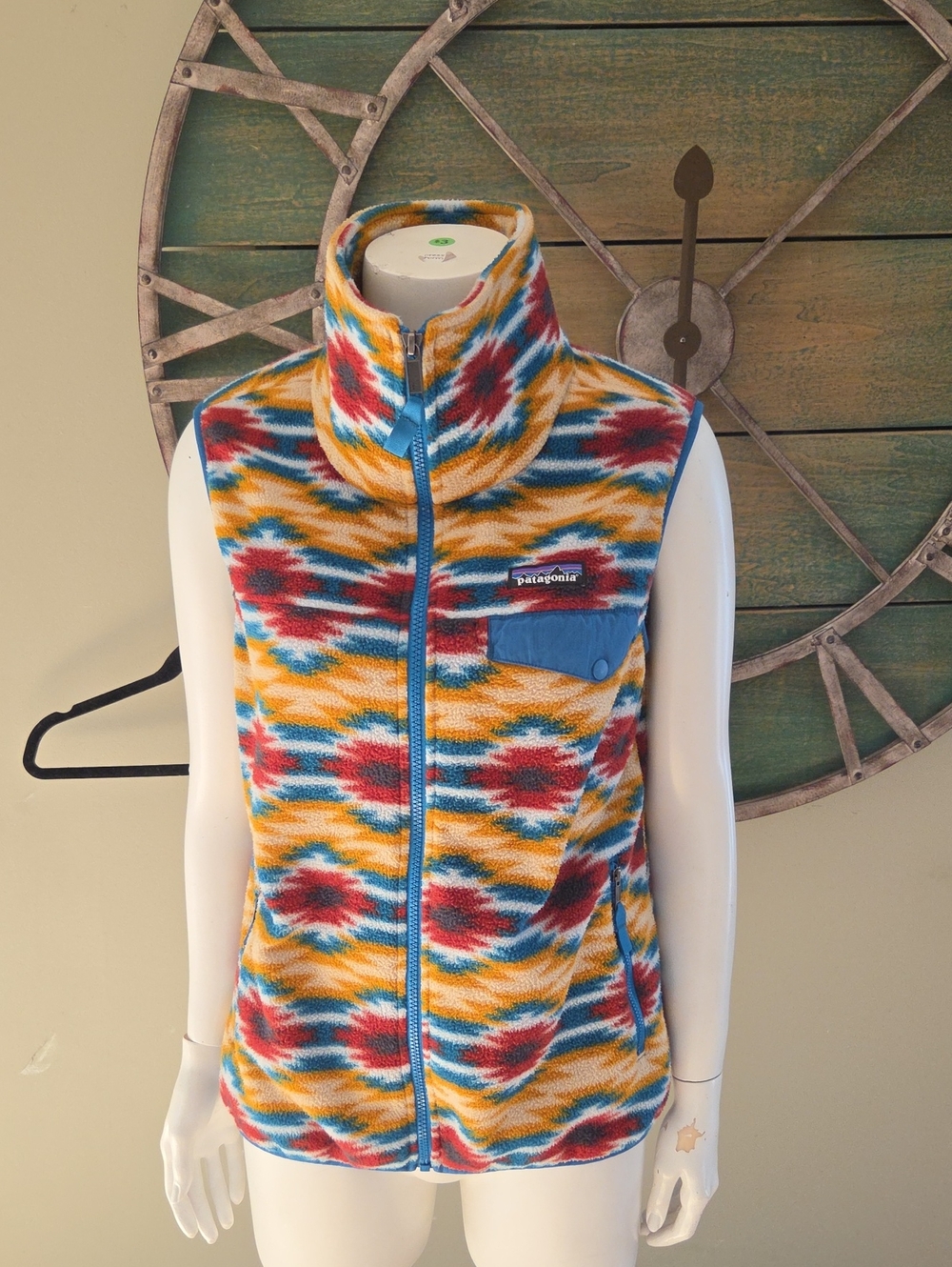 Patagonia Synchilla Women’s Printed Fleece  Snap T Vest in Wild Desert Prairie